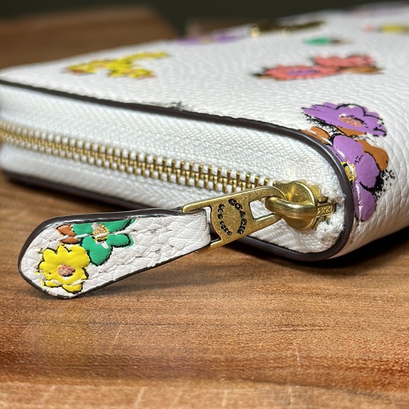 COACH Medium Zip Around Wallet With Floral Print - Picture 4 of 16